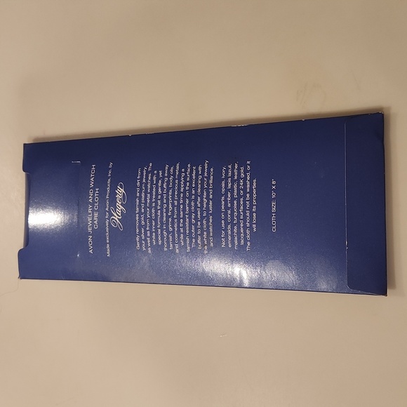 Avon Jewelry and Watch Care Cloth by Hagerty - Picture 1 of 6